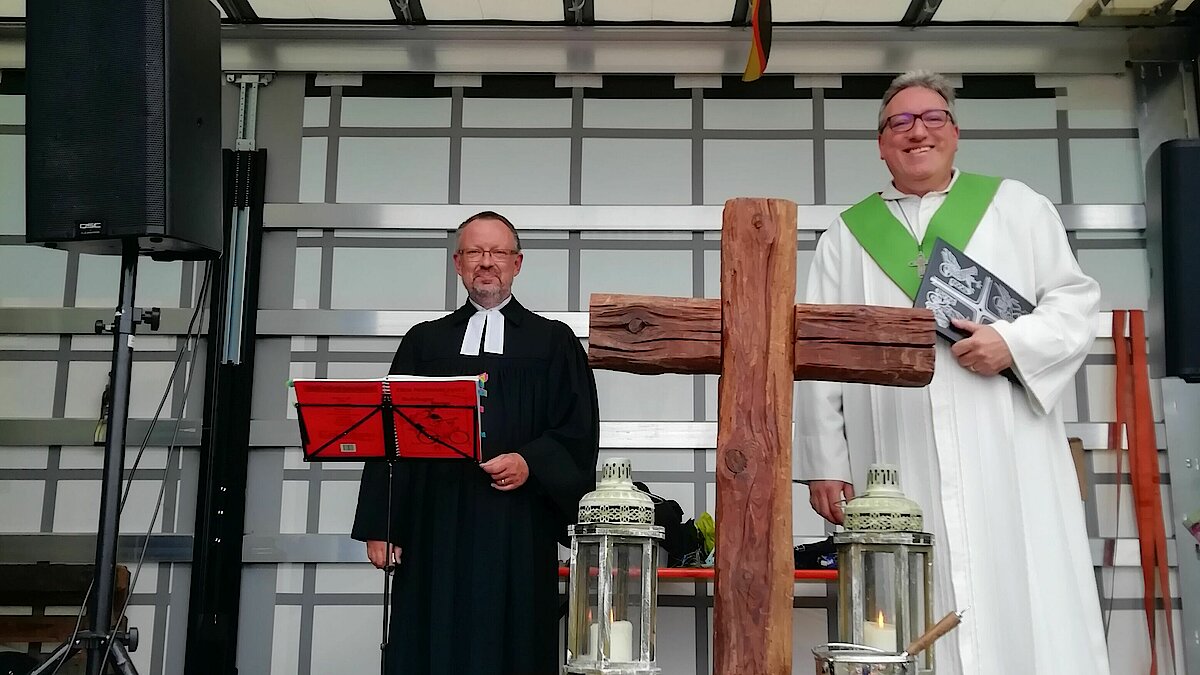 LKW Fahrer holen sich den Segen Gottes