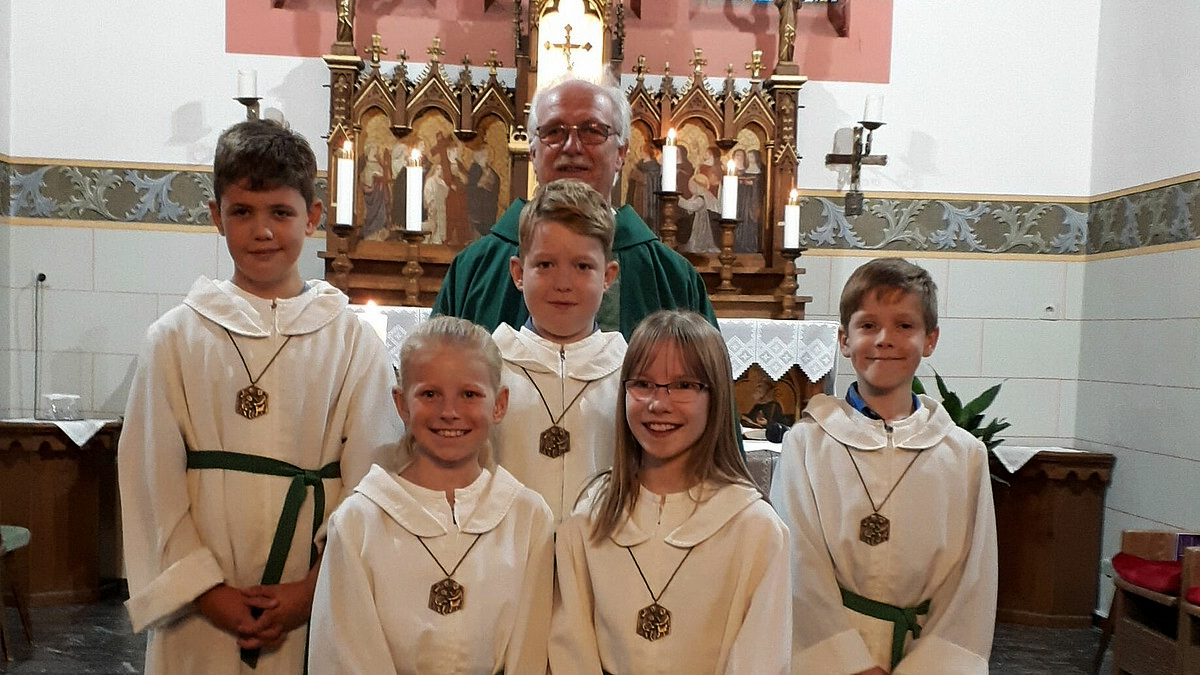 St. Katharina hat neue Messdiener und Messdienerinnen