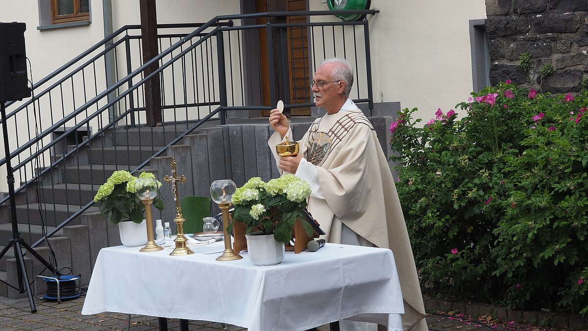 Pfarrer Walter Henkes feierte 30-jähriges Priesterjubiläum