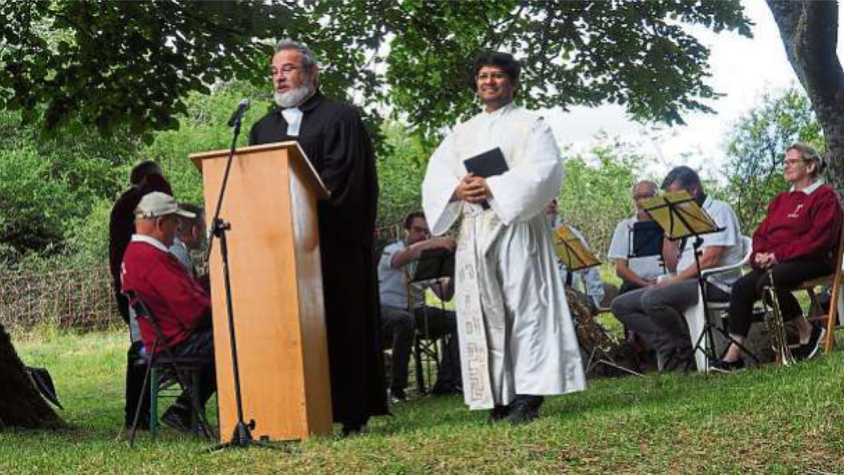 Ökumenischer Gottesdienst am "Dicke Baam" gefeiert.