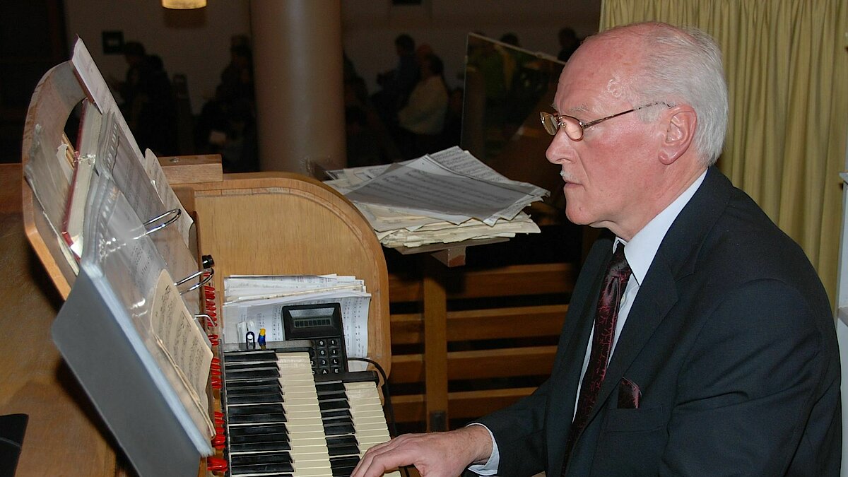 Große Ehrung für Arnold Strieder